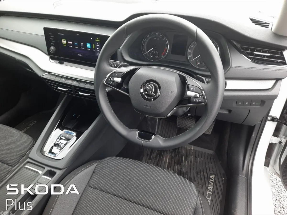 Skoda Octavia Estate, Diesel, 2025, White