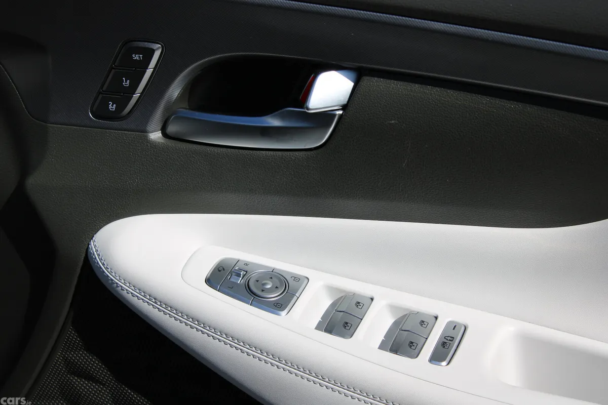 Hyundai Santa Fe SUV, Petrol Plug-in Hybrid, 2023, Black
