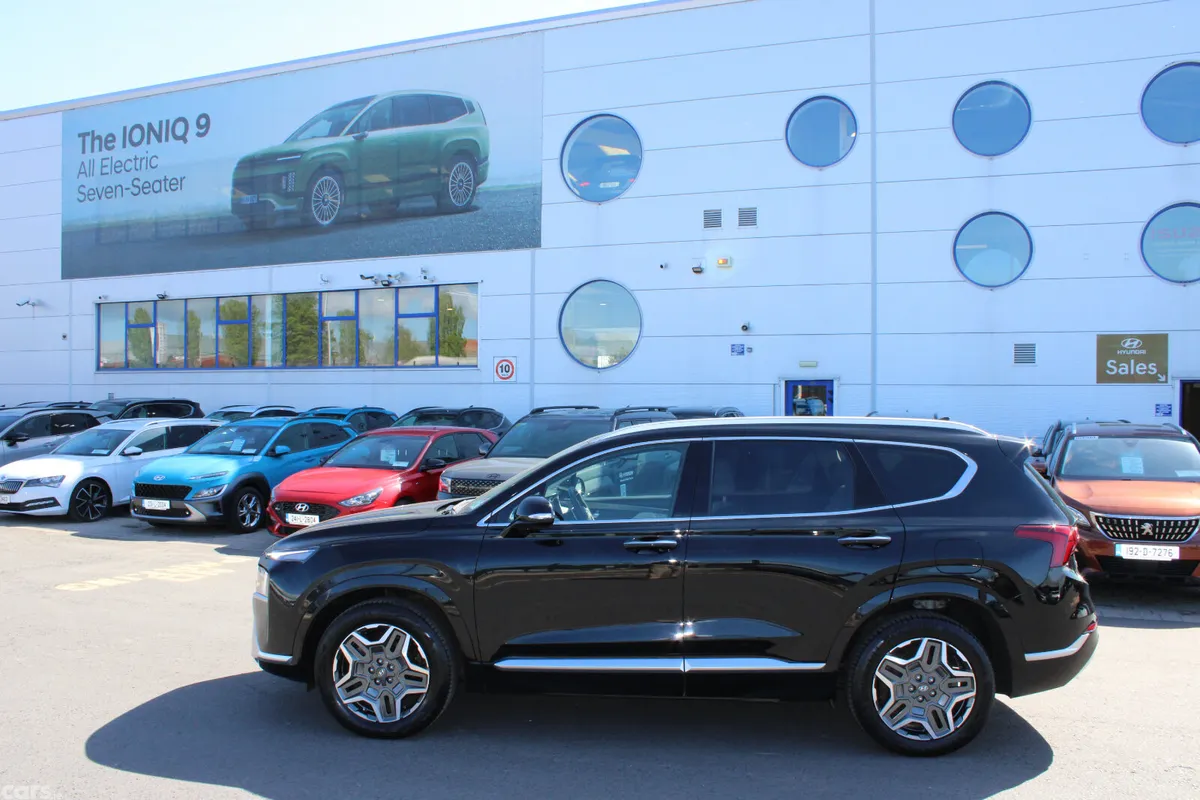 Hyundai Santa Fe SUV, Petrol Plug-in Hybrid, 2023, Black