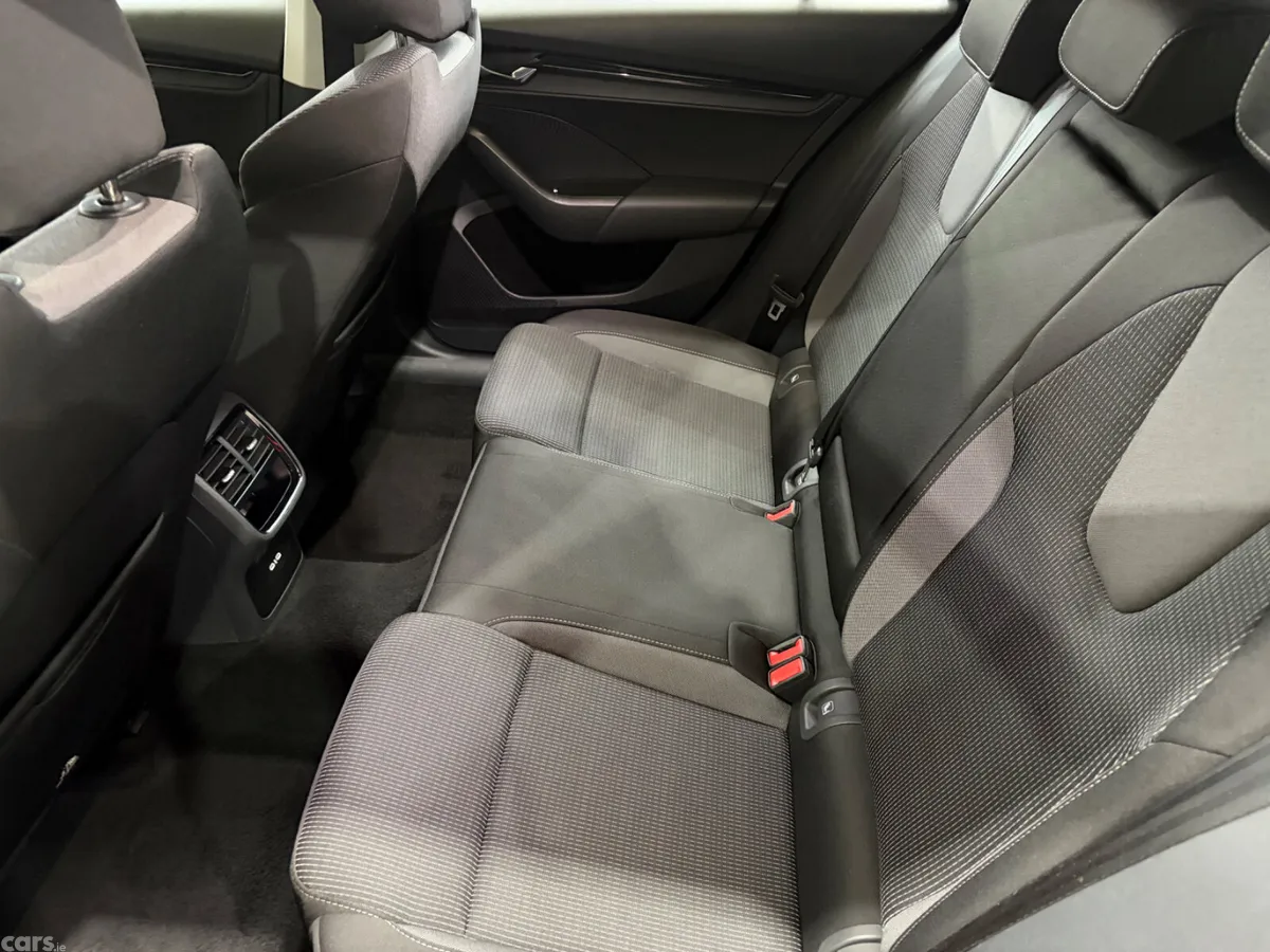 Skoda Octavia Estate, Diesel, 2023, Black