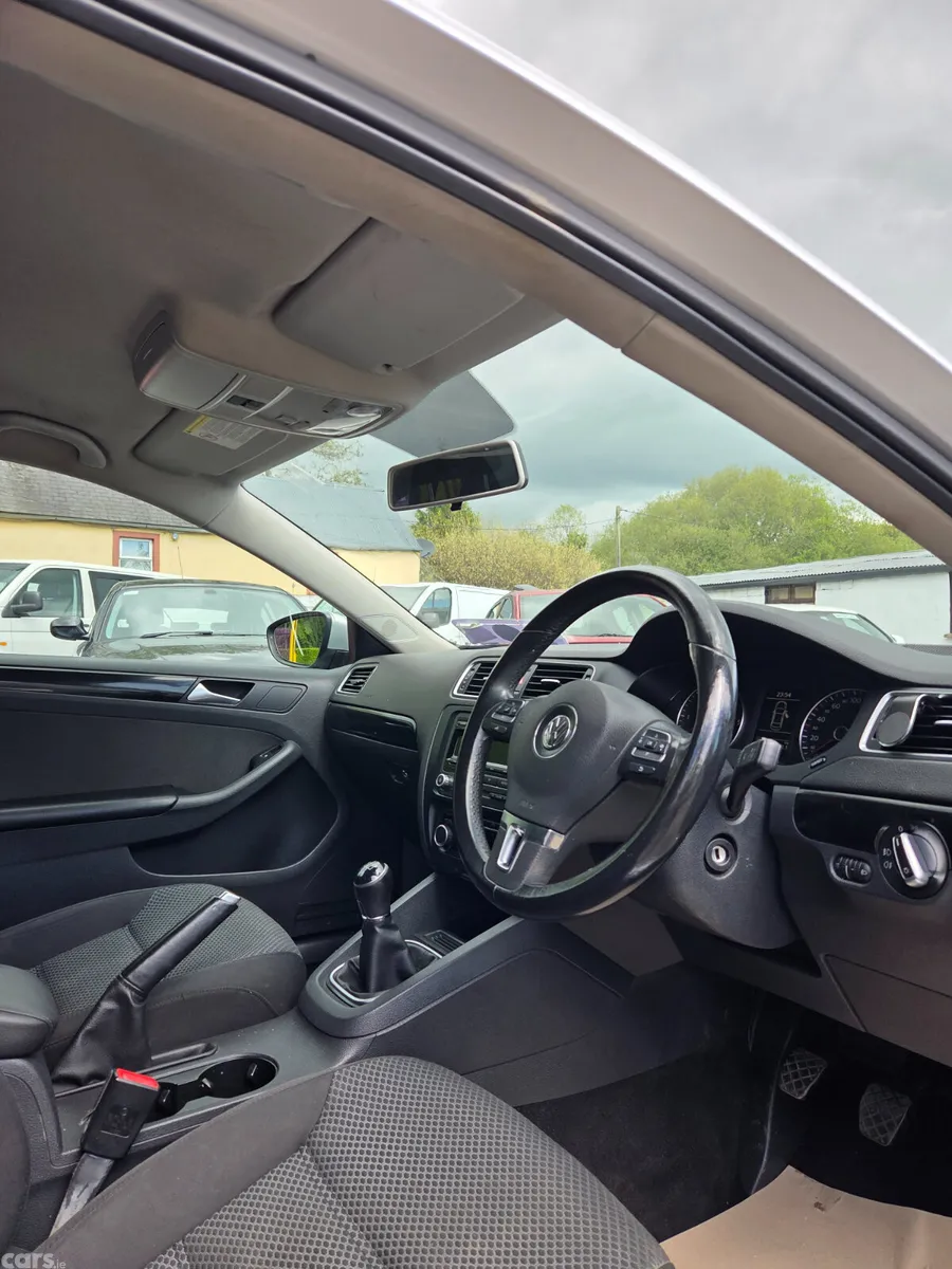 Volkswagen Jetta Saloon, Diesel, 2014, Silver