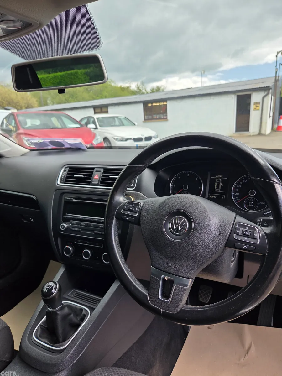 Volkswagen Jetta Saloon, Diesel, 2014, Silver