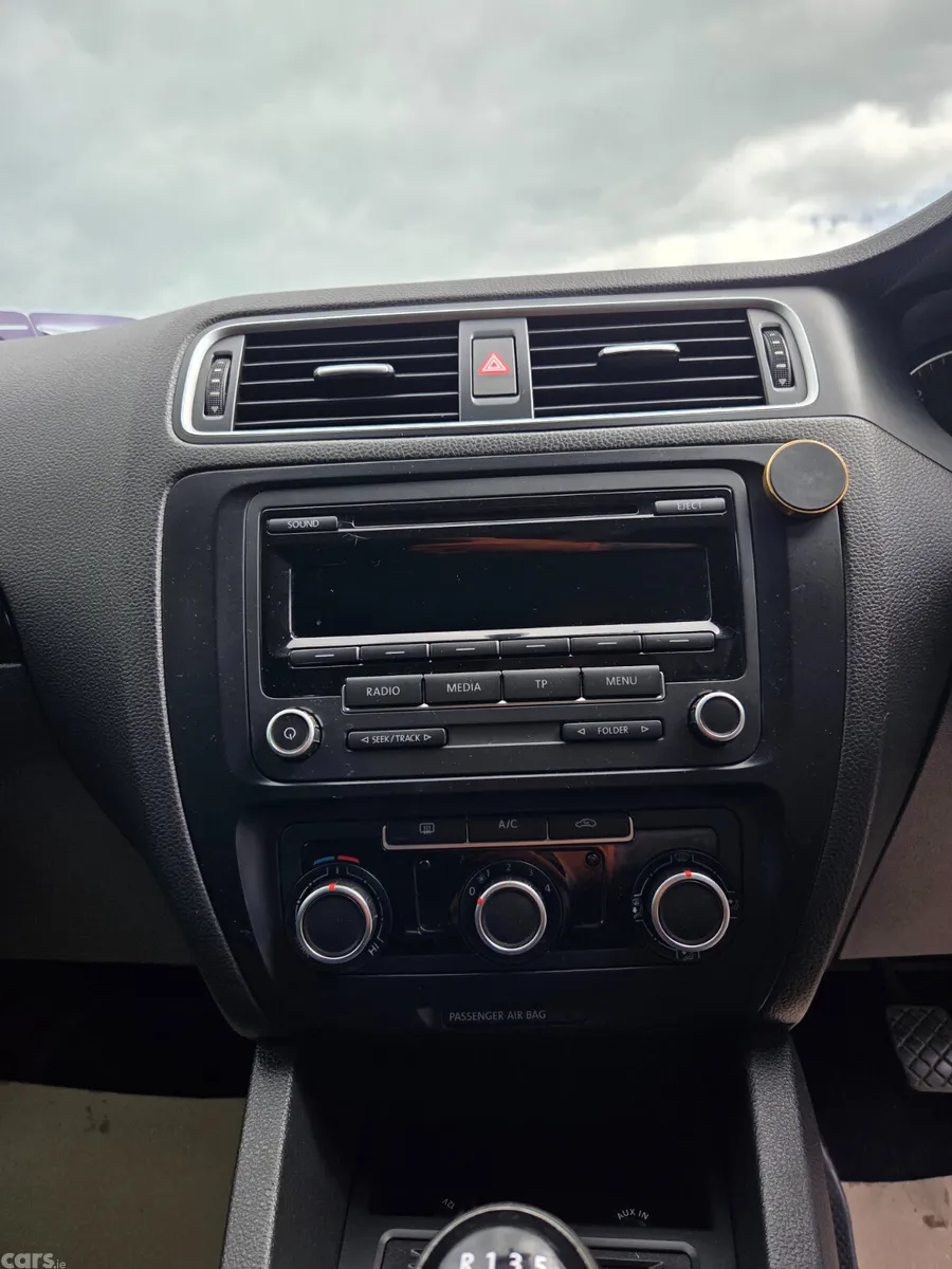 Volkswagen Jetta Saloon, Diesel, 2014, Silver