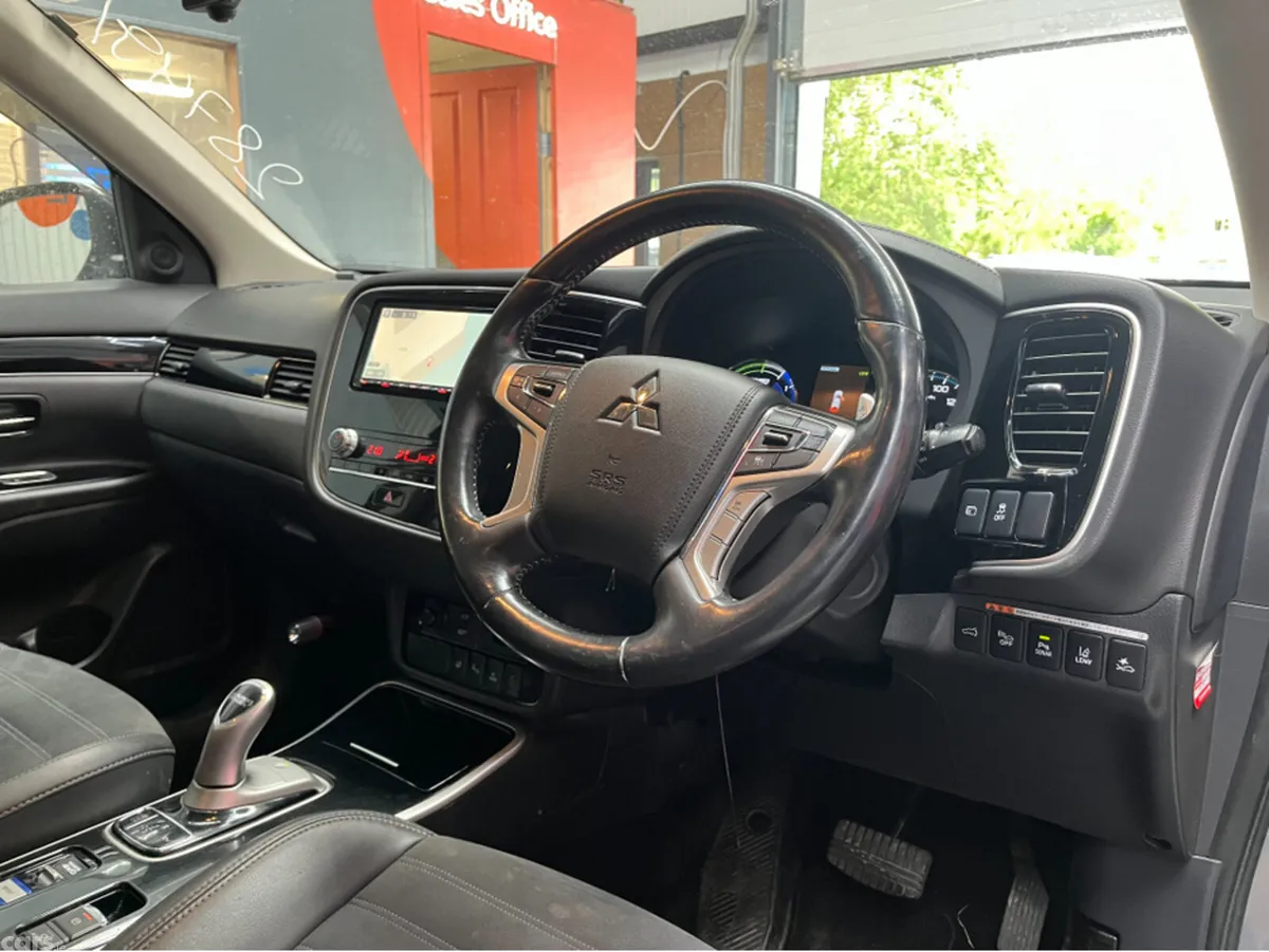 Mitsubishi Outlander SUV, Petrol Plug-in Hybrid, 2019, Grey