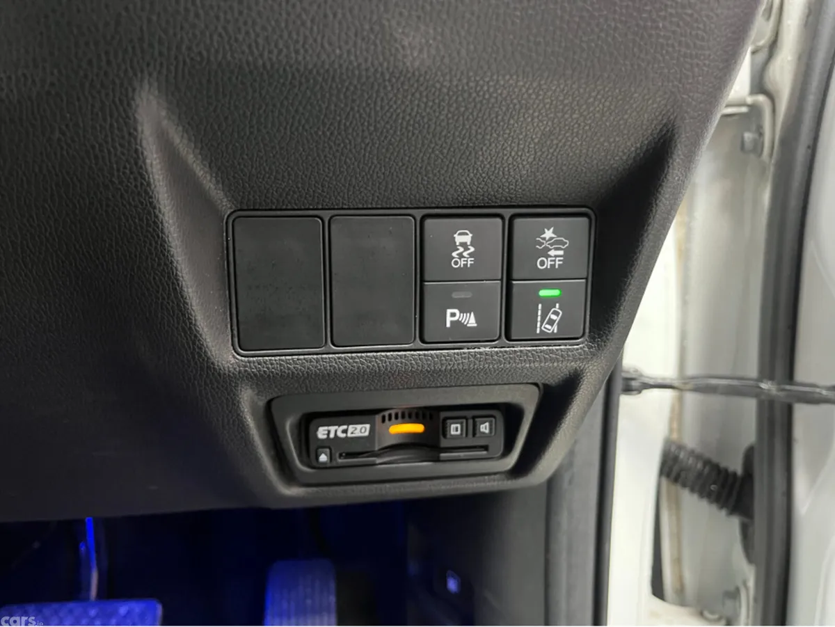 Honda Stepwagon MPV, Petrol Hybrid, 2020, White