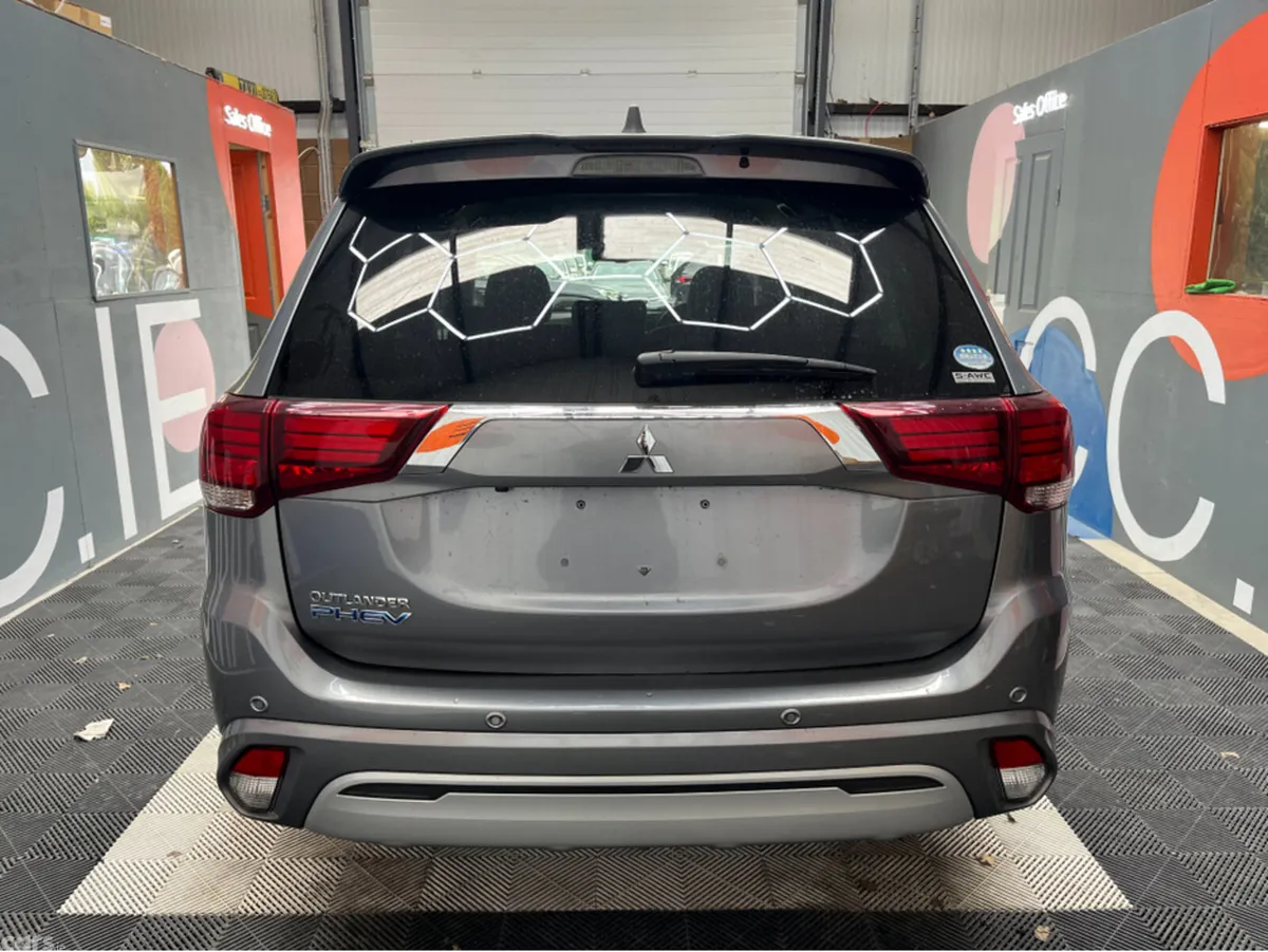 Mitsubishi Outlander SUV, Petrol Plug-in Hybrid, 2019, Grey