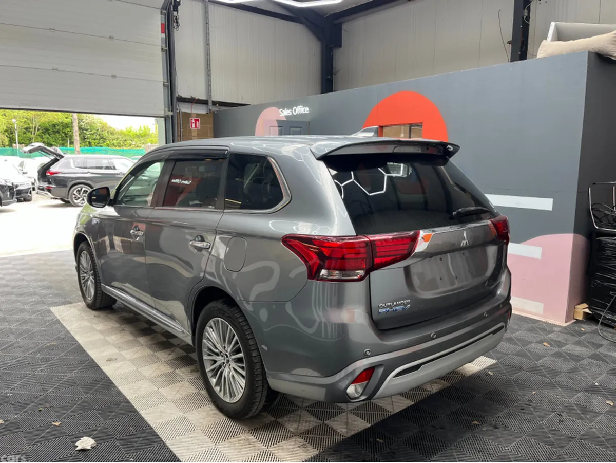 Mitsubishi Outlander SUV, Petrol Plug-in Hybrid, 2019, Grey