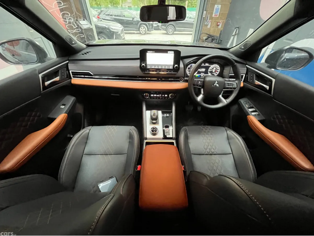 Mitsubishi Outlander SUV, Petrol Plug-in Hybrid, 2024, Grey