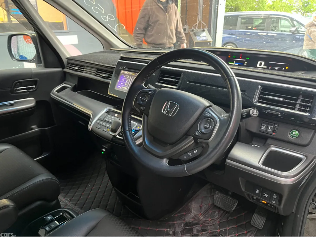 Honda Stepwagon MPV, Petrol Hybrid, 2018, Black