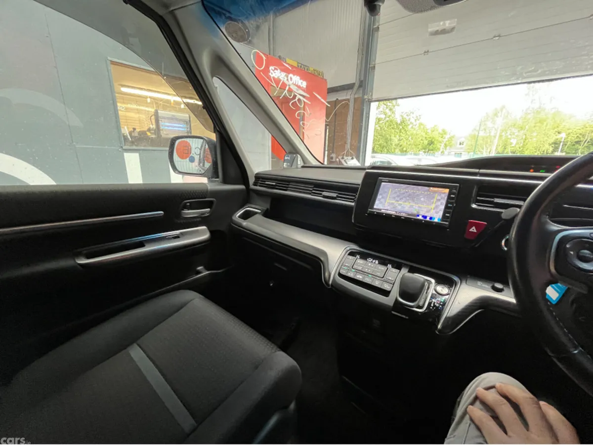 Honda Stepwagon MPV, Petrol Hybrid, 2020, Blue