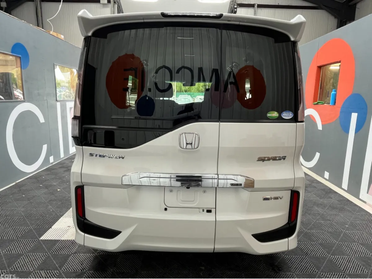 Honda Stepwagon MPV, Petrol Hybrid, 2020, White