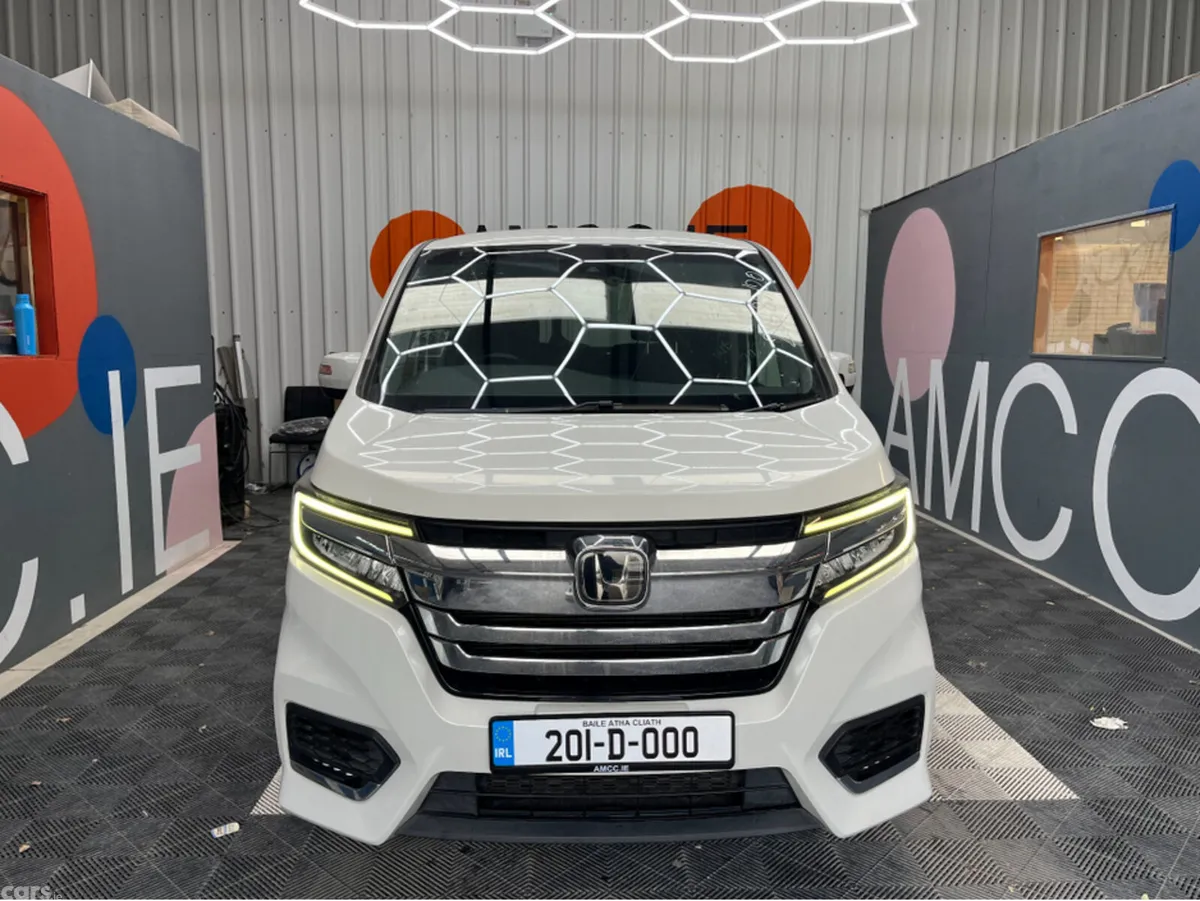 Honda Stepwagon MPV, Petrol Hybrid, 2020, White