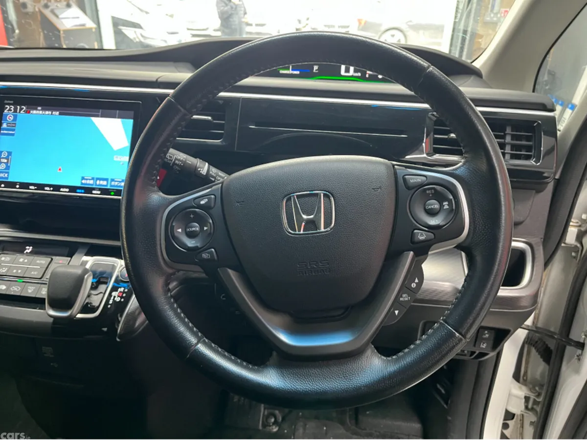 Honda Stepwagon MPV, Petrol Hybrid, 2020, White