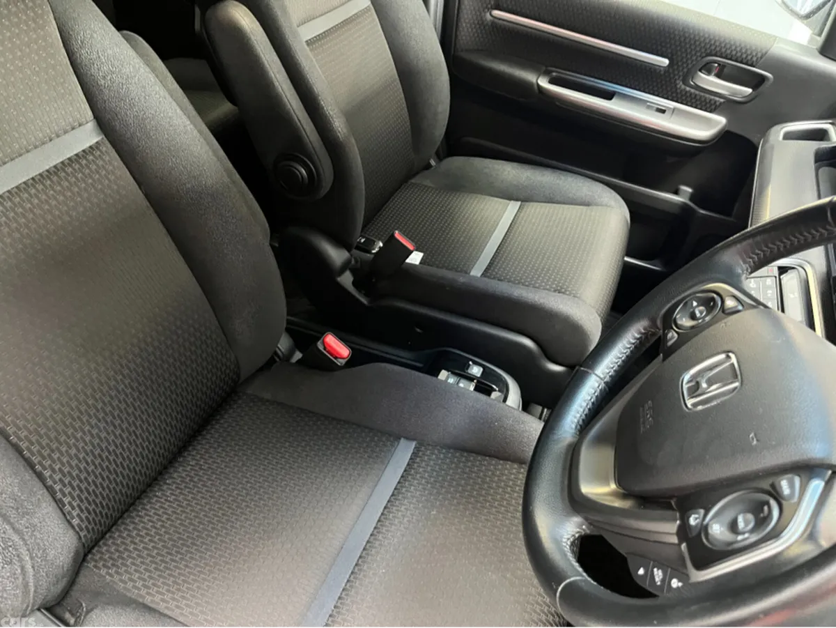 Honda Stepwagon MPV, Petrol Hybrid, 2020, White