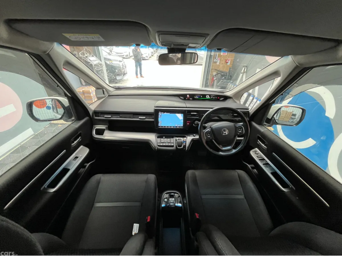 Honda Stepwagon MPV, Petrol Hybrid, 2020, White