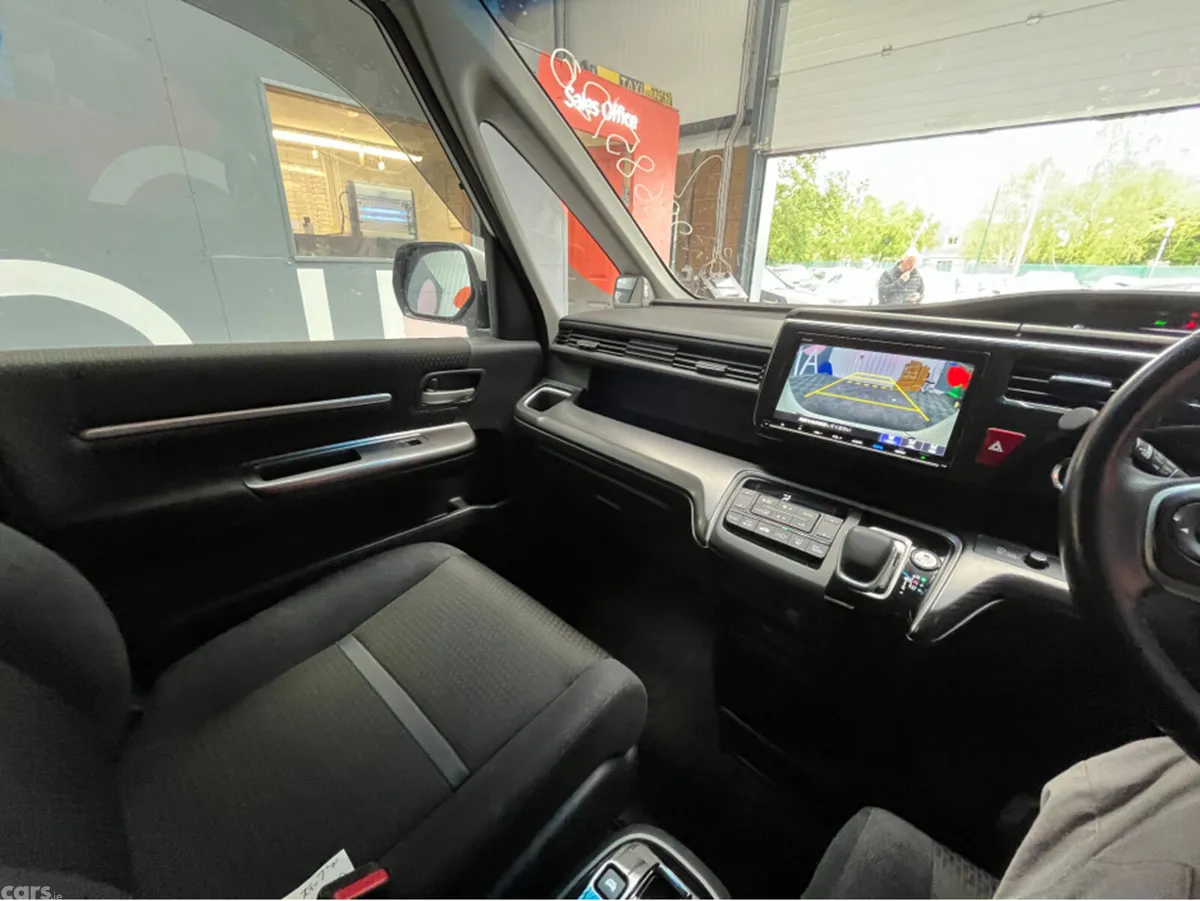 Honda Stepwagon MPV, Petrol Hybrid, 2020, White