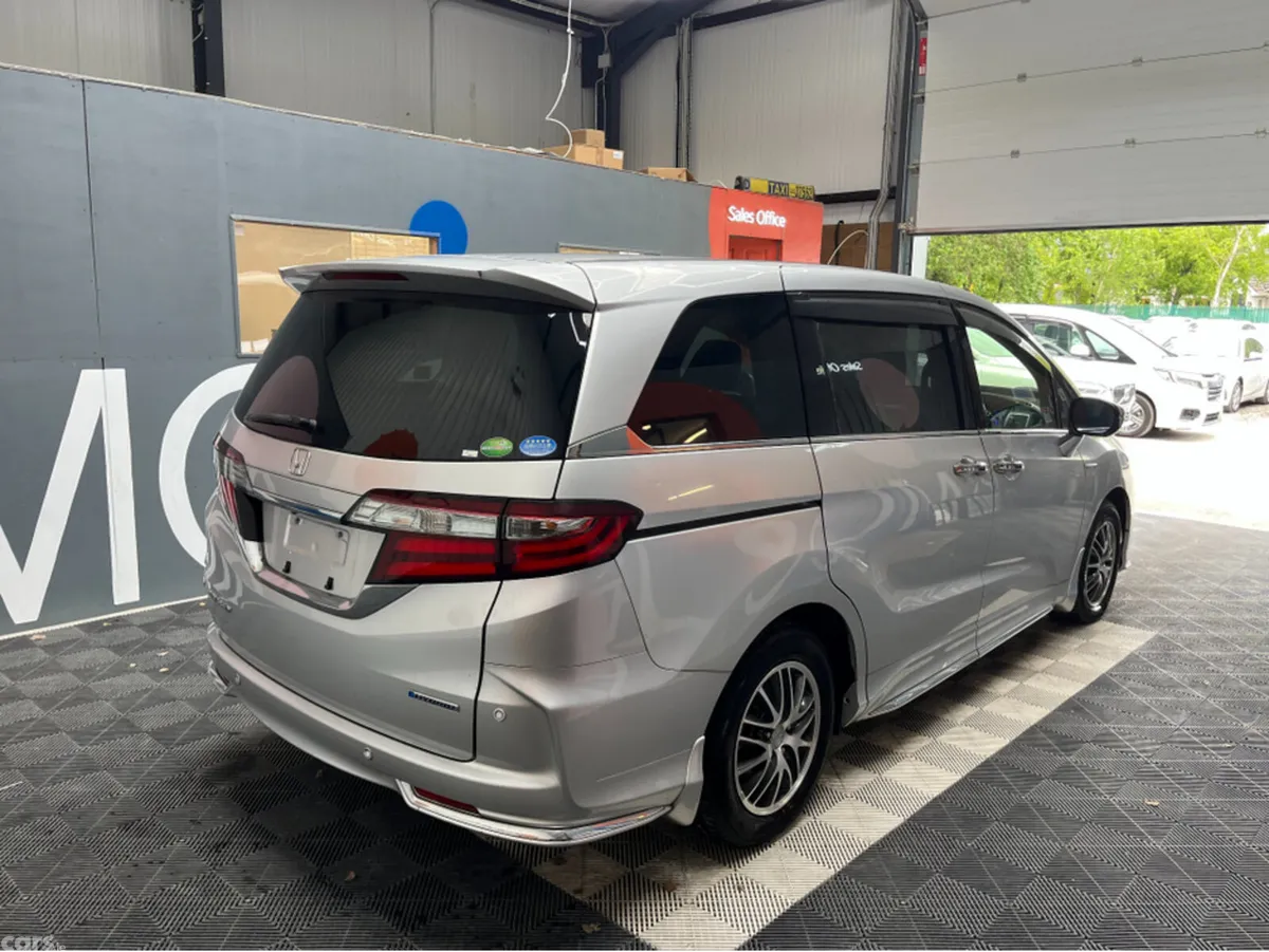 Honda Odyssey MPV, Petrol Hybrid, 2018, Silver