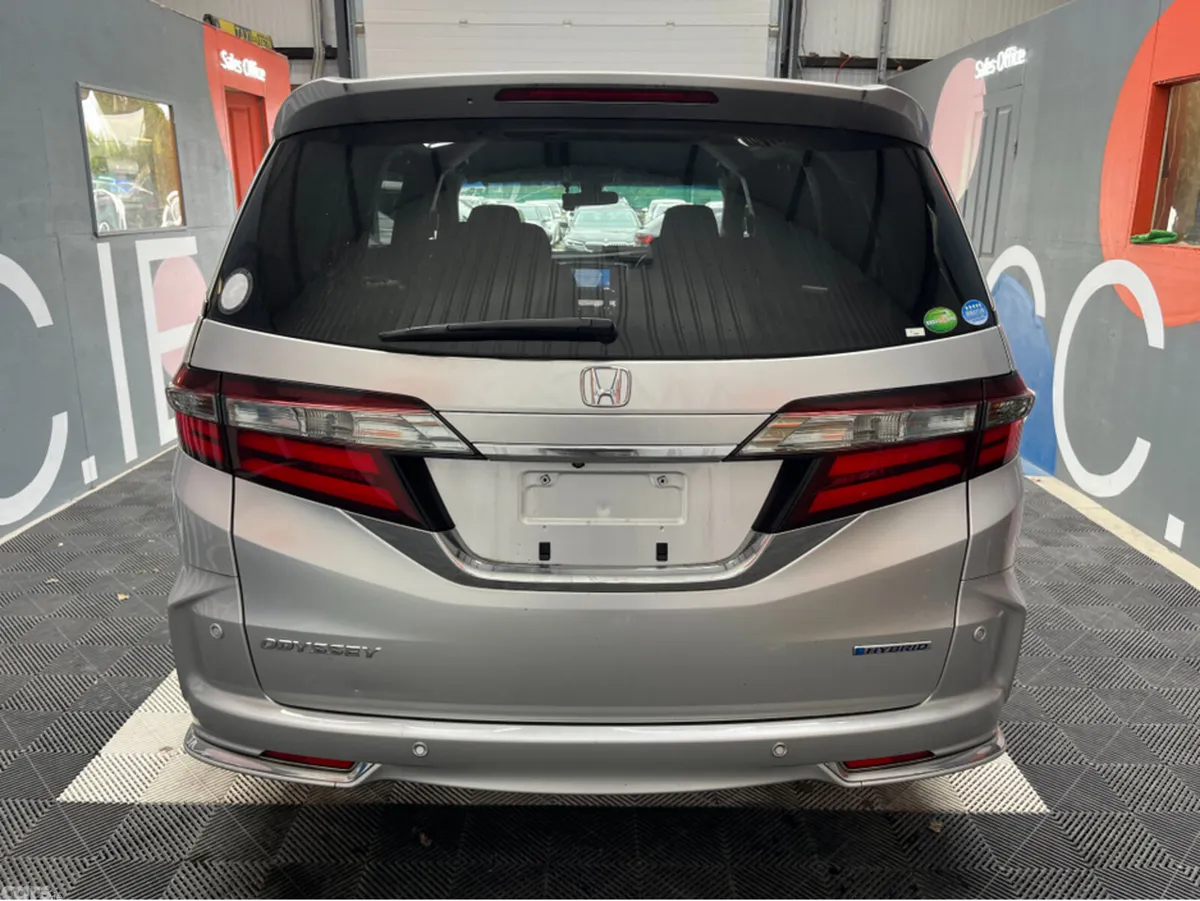 Honda Odyssey MPV, Petrol Hybrid, 2018, Silver