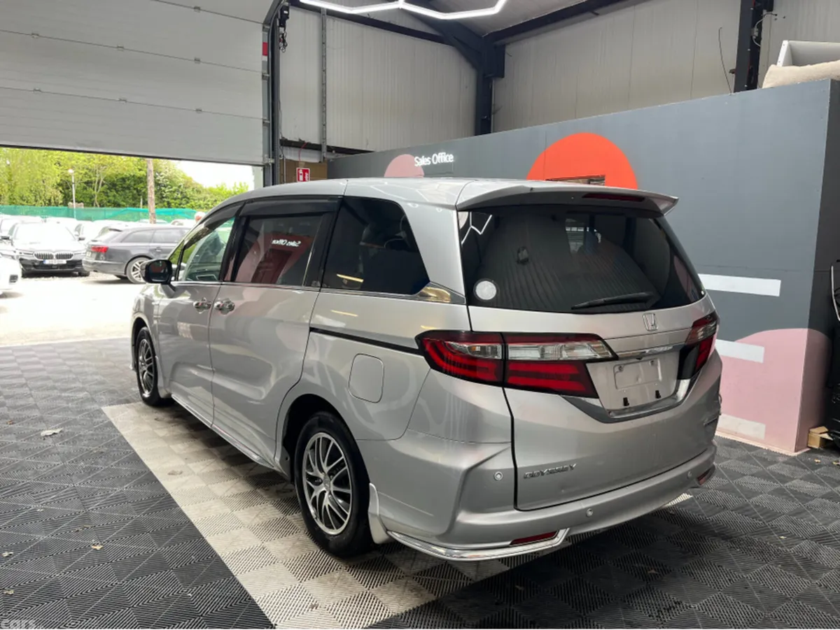 Honda Odyssey MPV, Petrol Hybrid, 2018, Silver