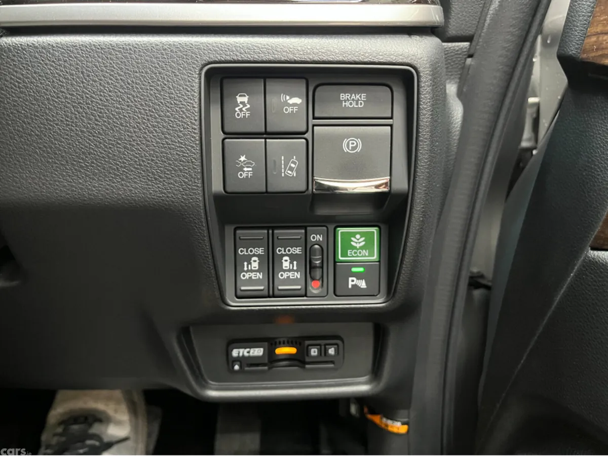 Honda Odyssey MPV, Petrol Hybrid, 2018, Silver