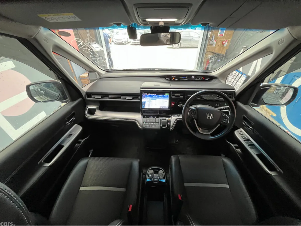Honda Stepwagon MPV, Petrol Hybrid, 2019, Black