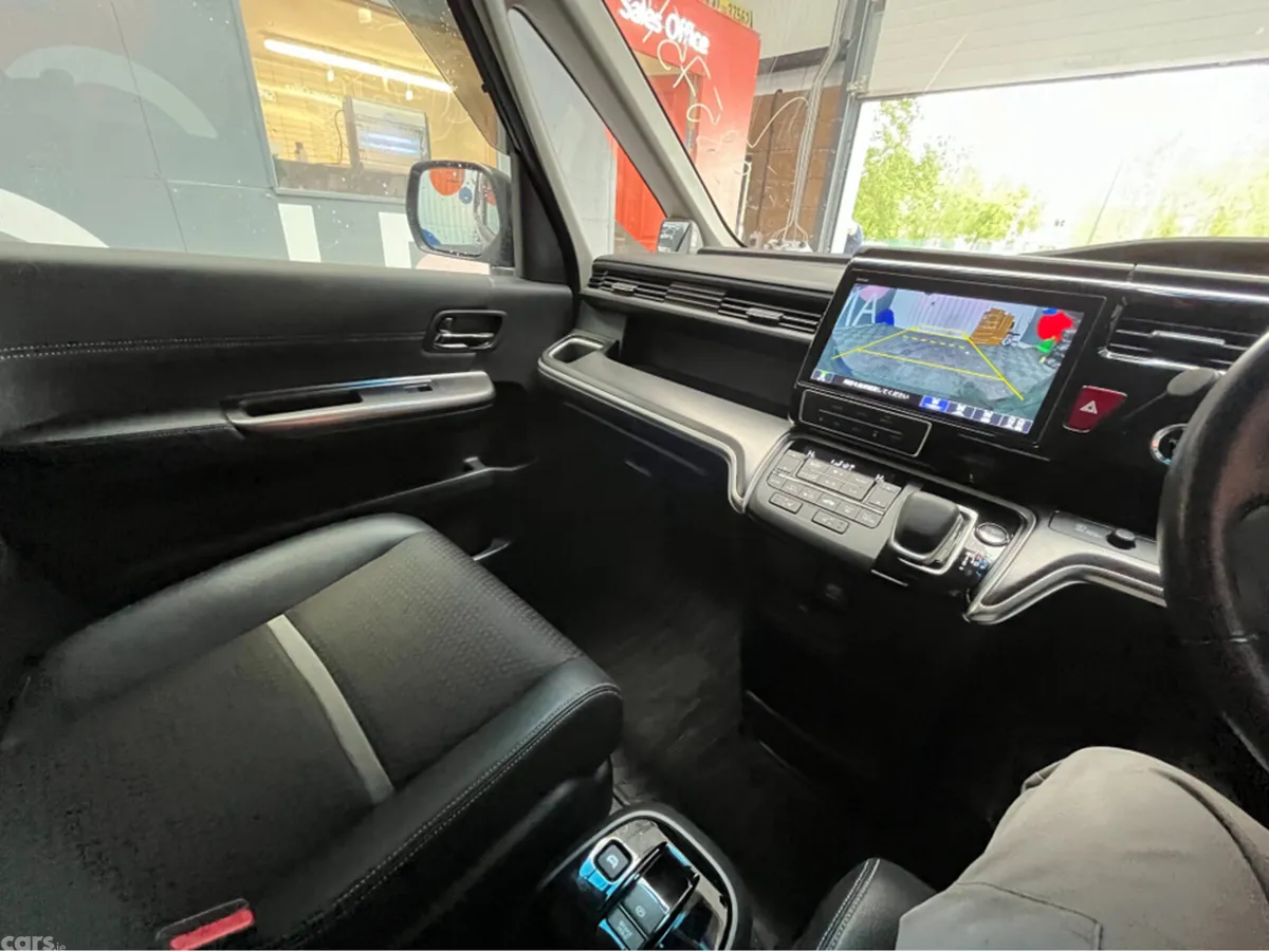 Honda Stepwagon MPV, Petrol Hybrid, 2019, Black