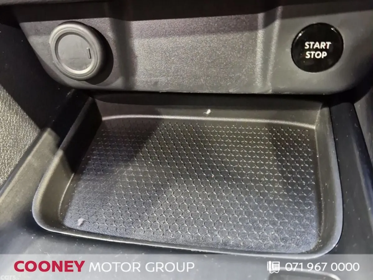 Nissan Qashqai MPV, Petrol, 2023, Grey