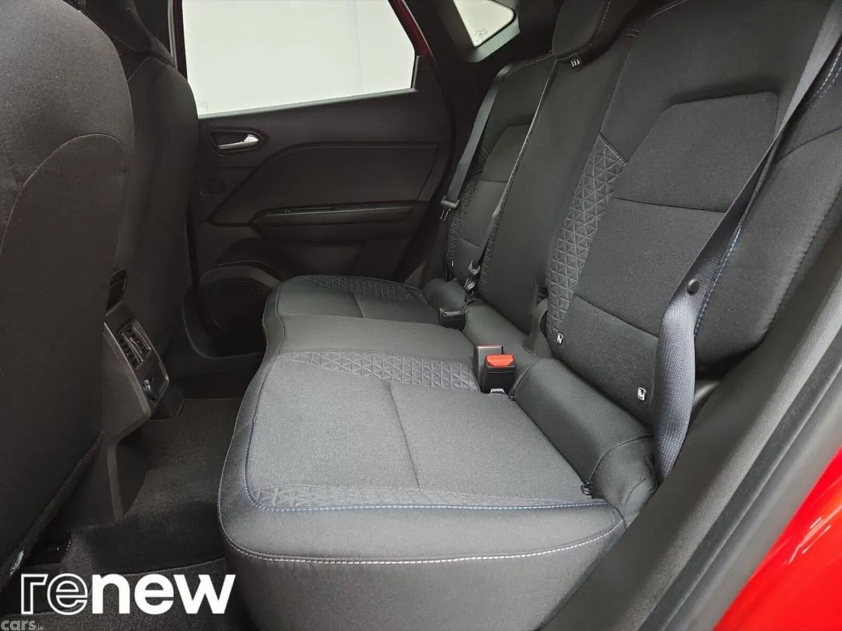 Renault Captur Hatchback, Petrol, 2026, Red