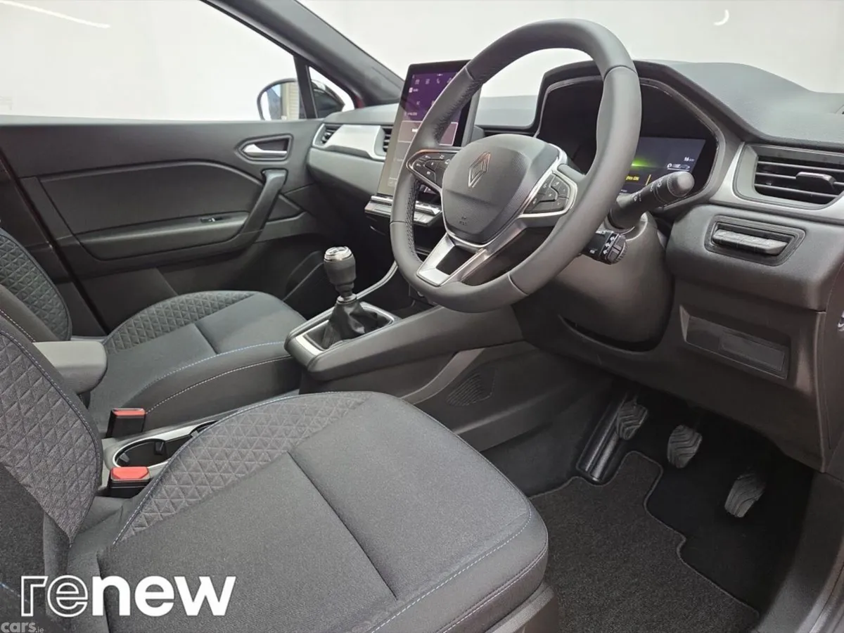 Renault Captur Hatchback, Petrol, 2026, Red