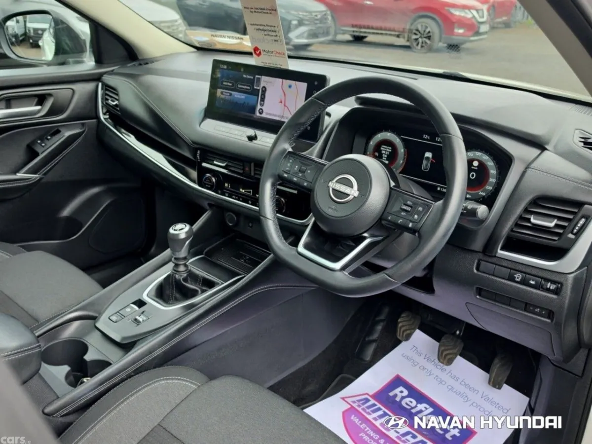Nissan Qashqai MPV, Petrol, 2025, White