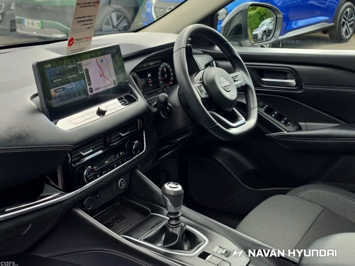 Nissan Qashqai MPV, Petrol, 2025, White