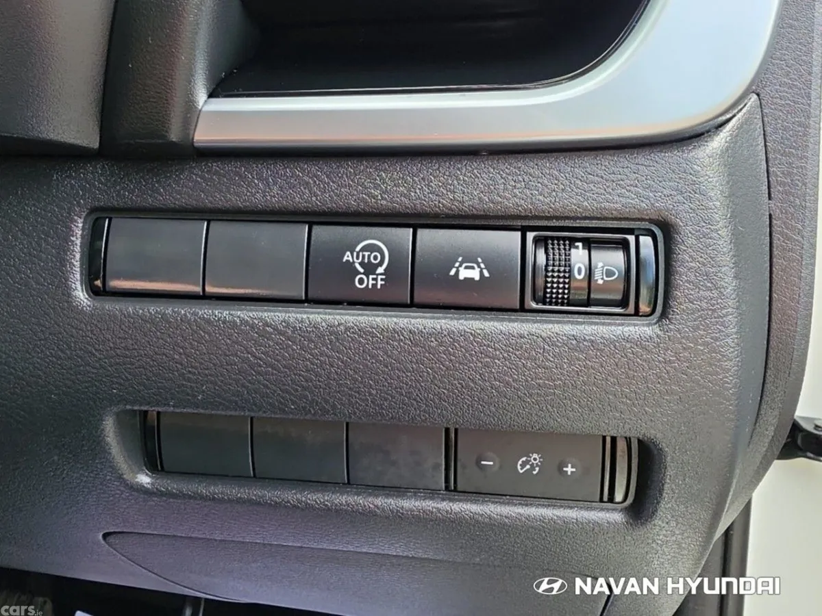 Nissan Qashqai MPV, Petrol, 2025, White