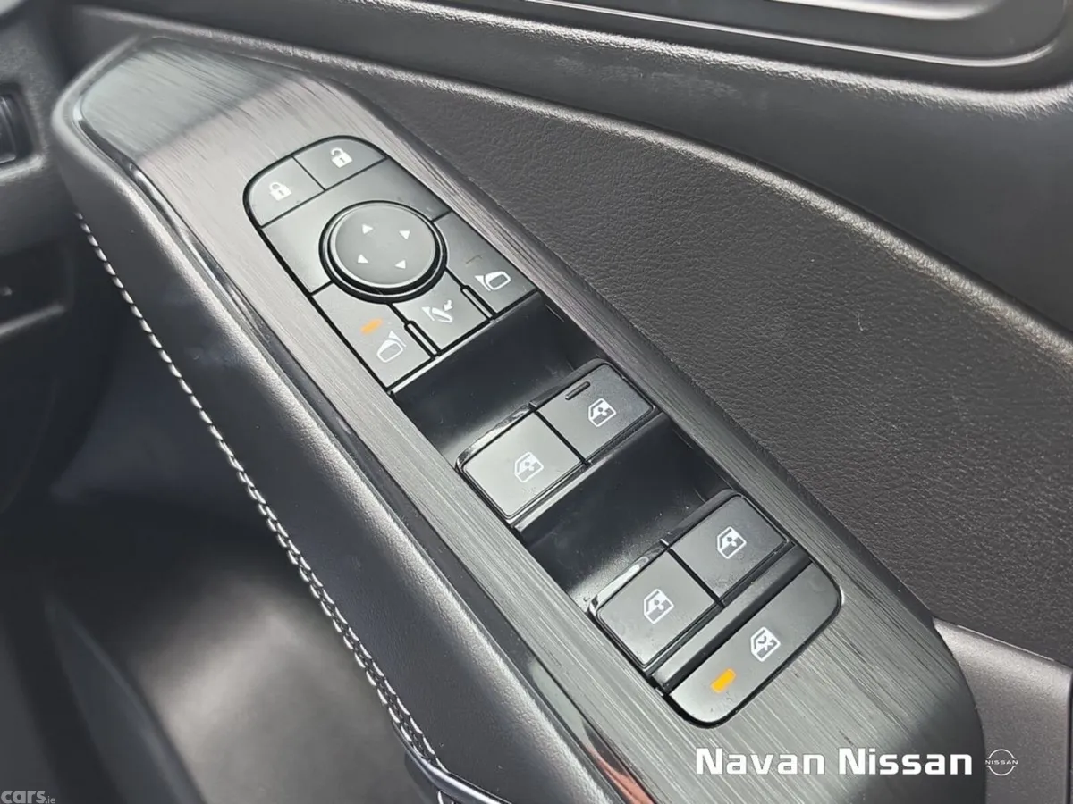Nissan Qashqai MPV, Petrol Hybrid, 2025, White