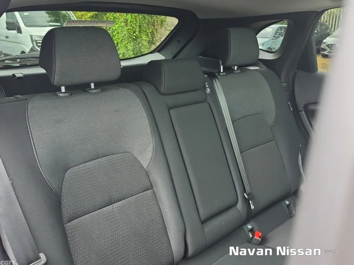 Nissan Qashqai MPV, Petrol Hybrid, 2025, White