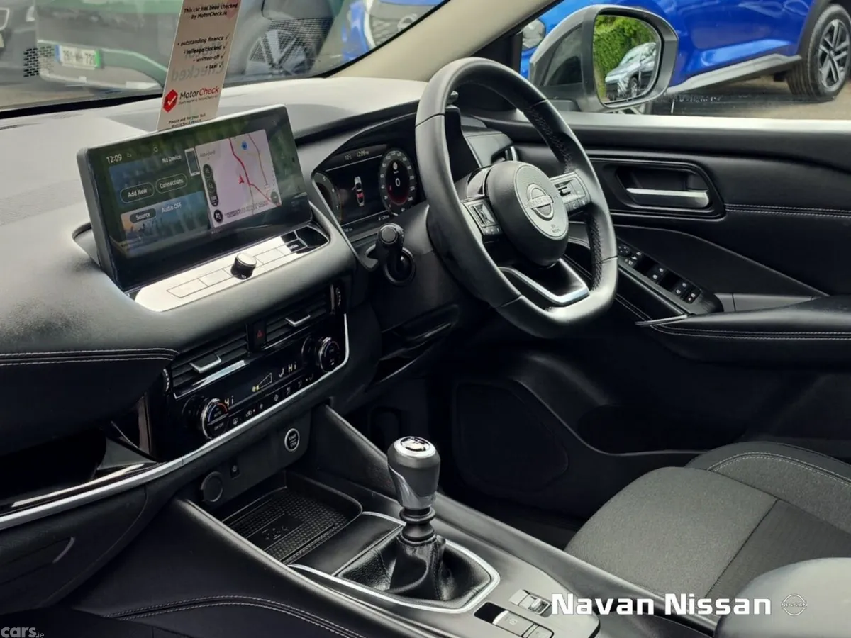 Nissan Qashqai MPV, Petrol Hybrid, 2025, White
