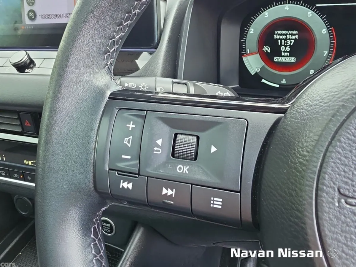 Nissan Qashqai MPV, Petrol Hybrid, 2025, White