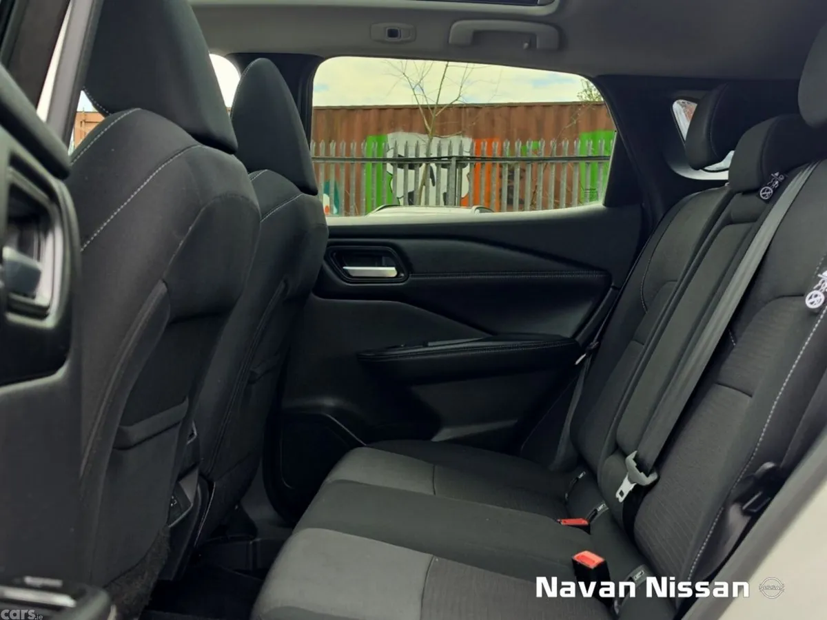 Nissan Qashqai MPV, Petrol Hybrid, 2025, White