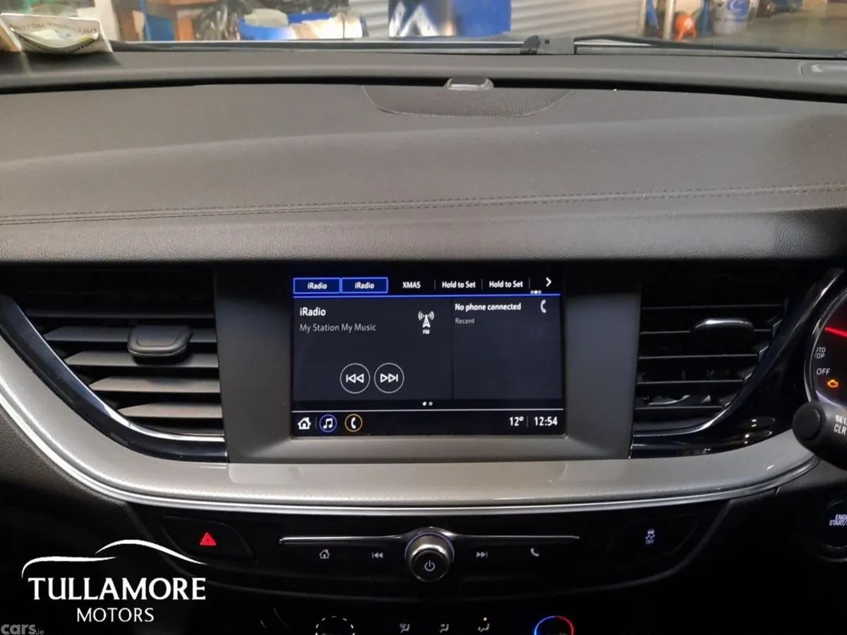 Opel Insignia Hatchback, Diesel, 2018, Grey