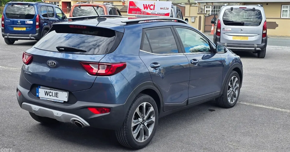 Kia Stonic Estate/Jeep, Petrol, 2018, Blue
