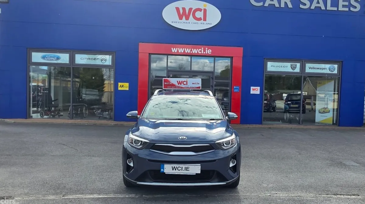 Kia Stonic Estate/Jeep, Petrol, 2018, Blue