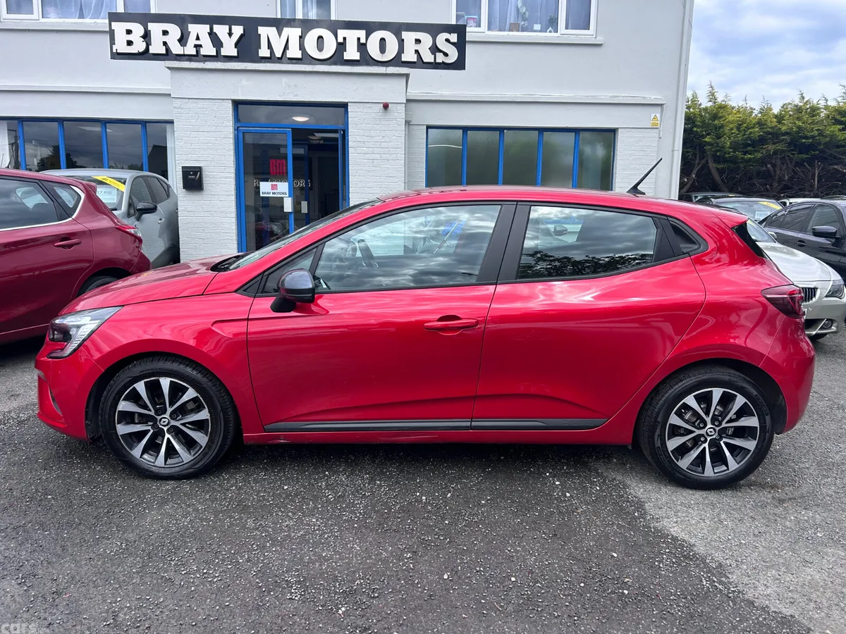 Renault Clio Hatchback, Petrol, 2023, Red