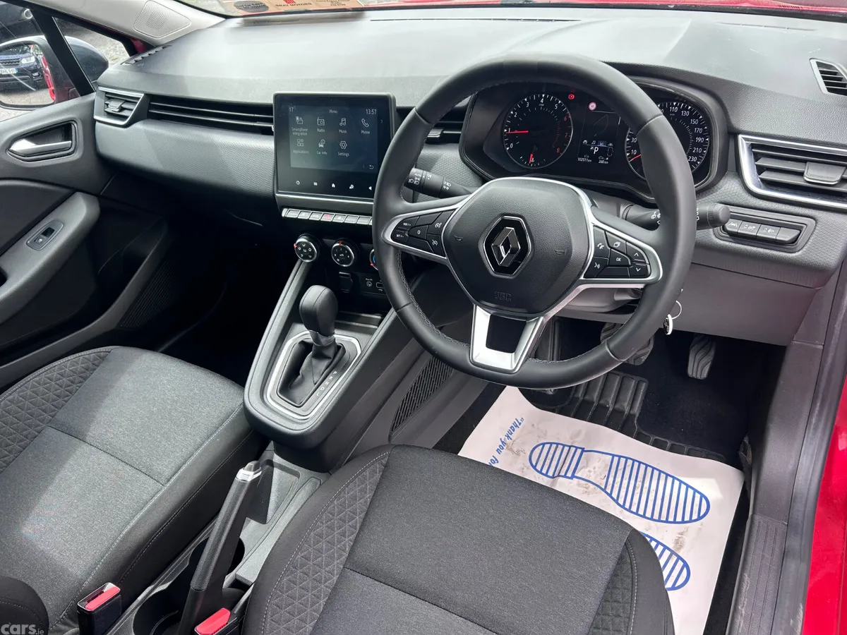 Renault Clio Hatchback, Petrol, 2023, Red