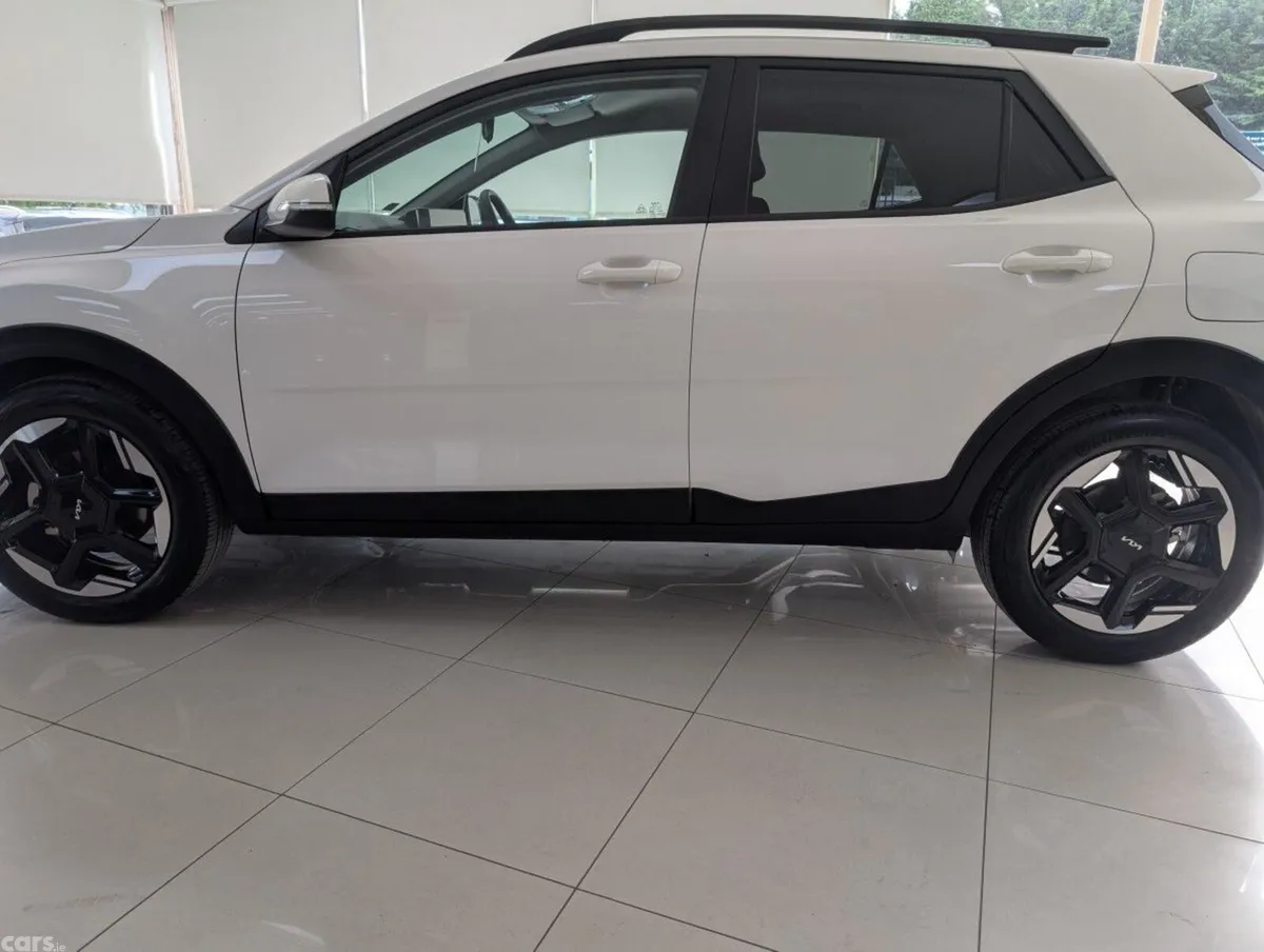 Kia Stonic Estate, Petrol, 2026, White