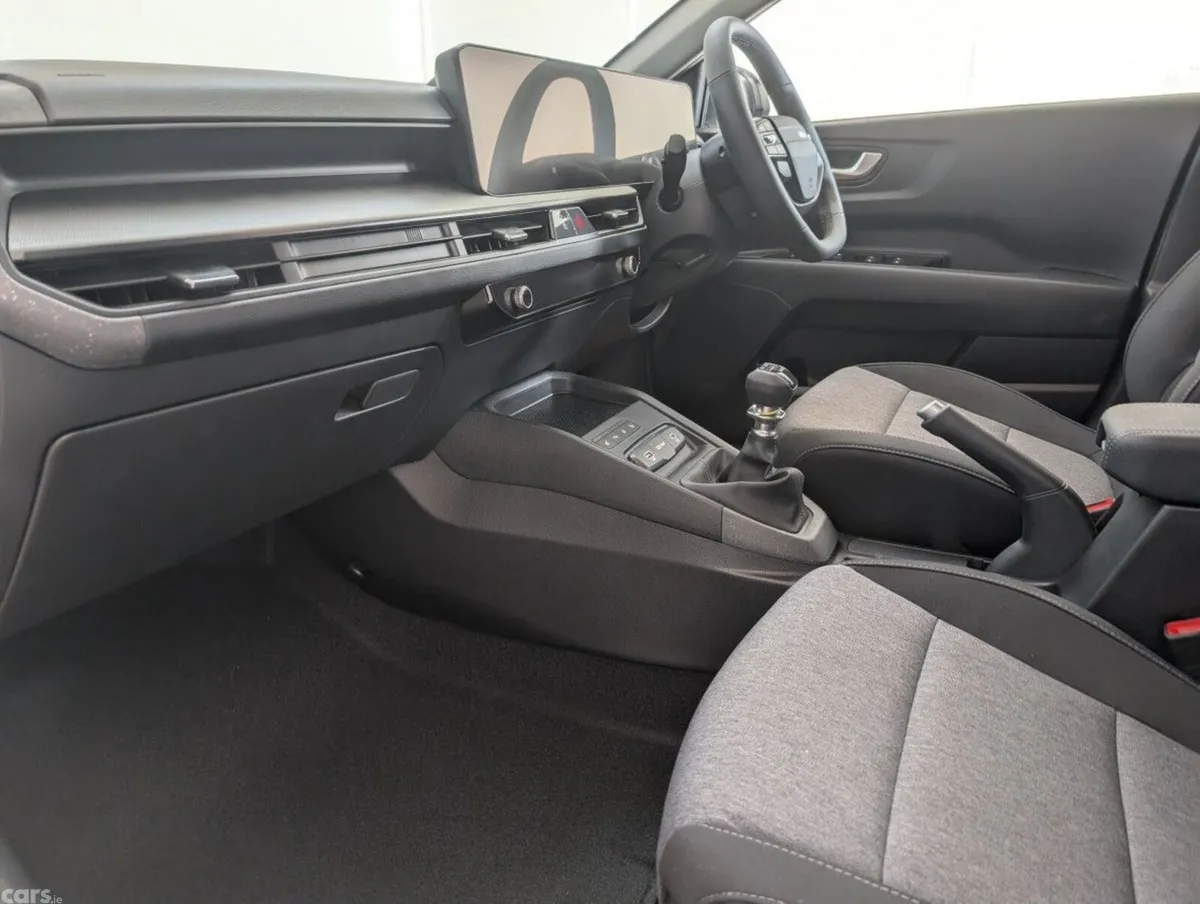 Kia Stonic Estate, Petrol, 2026, White