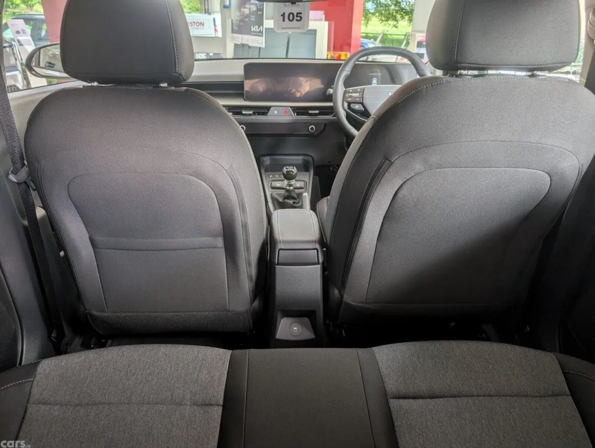 Kia Stonic Estate, Petrol, 2026, White