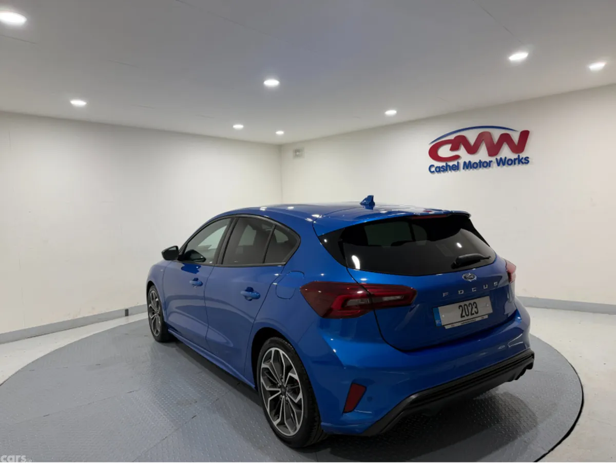 Ford Focus Hatchback, Diesel, 2023, Blue