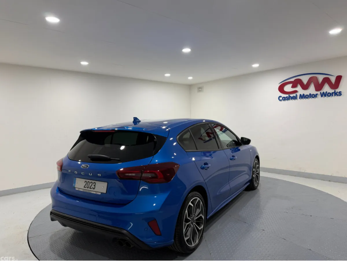 Ford Focus Hatchback, Diesel, 2023, Blue