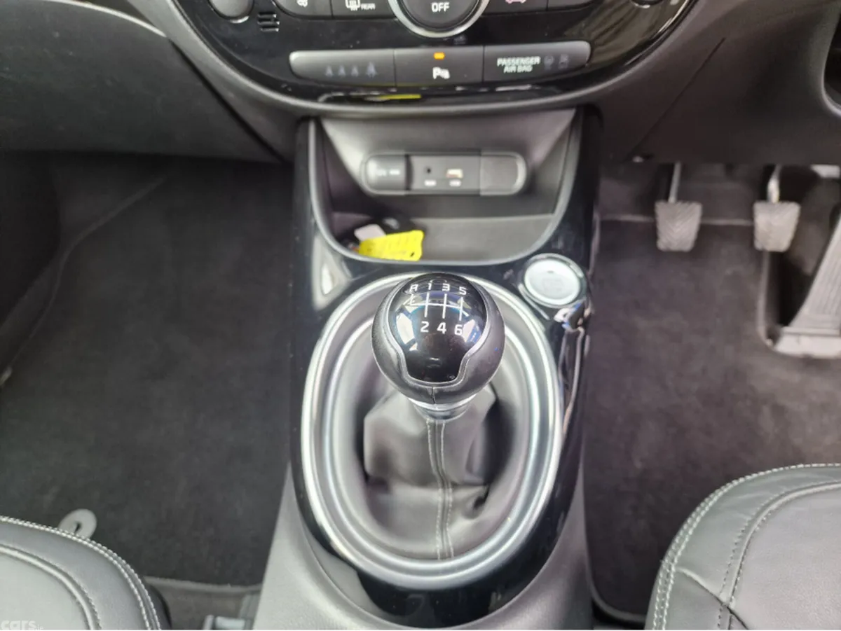 Kia Soul Hatchback, Diesel, 2018, Silver