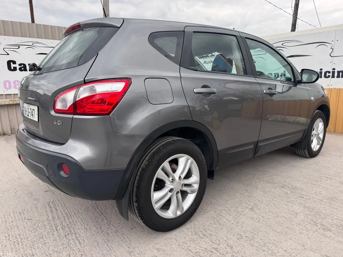 Nissan Qashqai Hatchback, Diesel, 2013, Grey