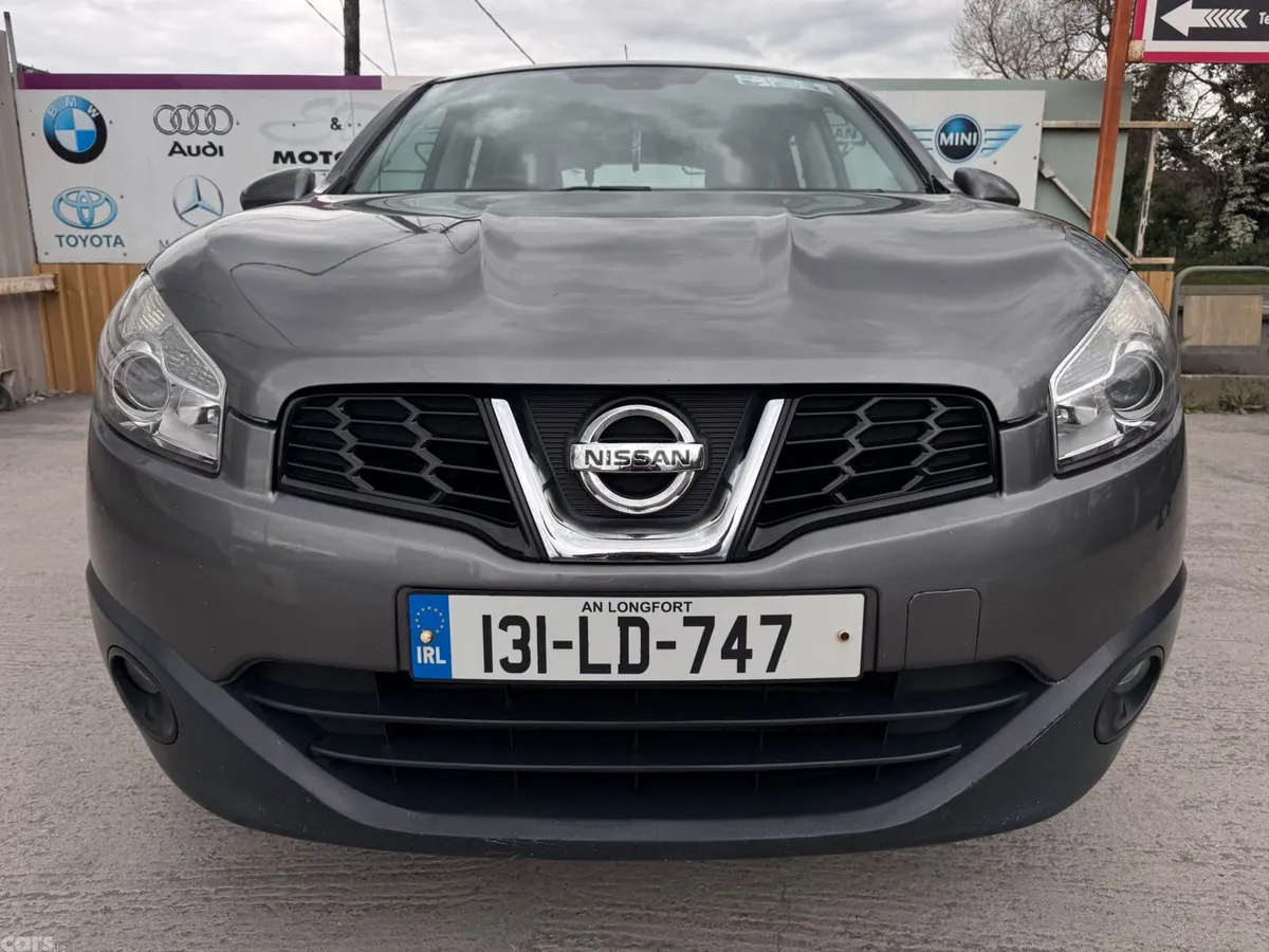 Nissan Qashqai Hatchback, Diesel, 2013, Grey